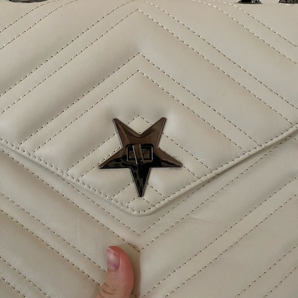 ISABELLA RHEA ITALIAN LEATHER QUILTED CREAM SHOULDER BAG - Picture 9 of 10